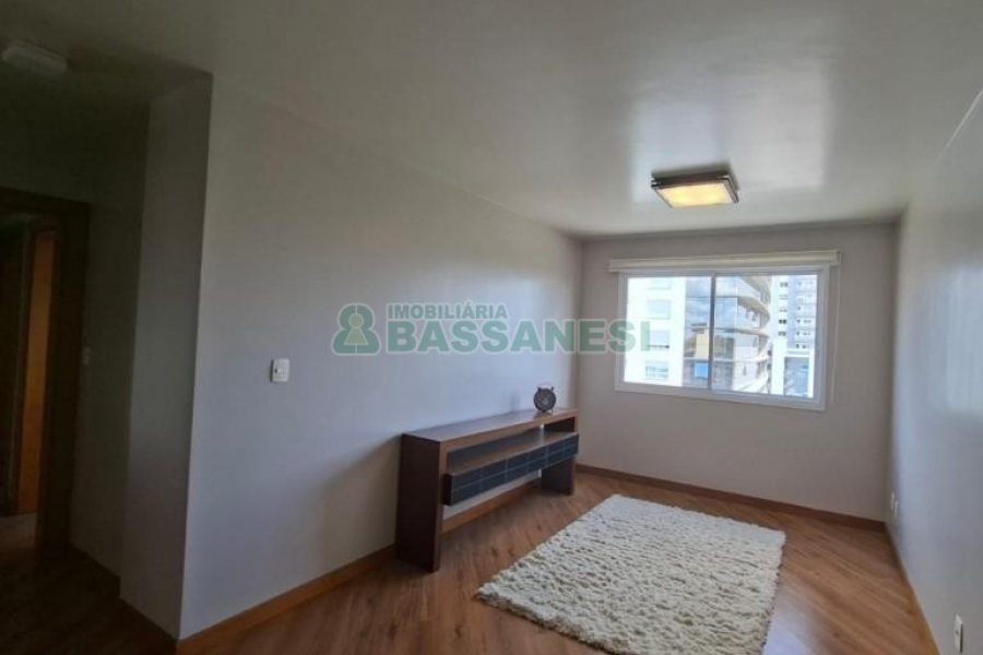 Apartamento com 72m², 2 dormitórios, 1 vaga, no bairro Centro em Caxias do Sul para Alugar