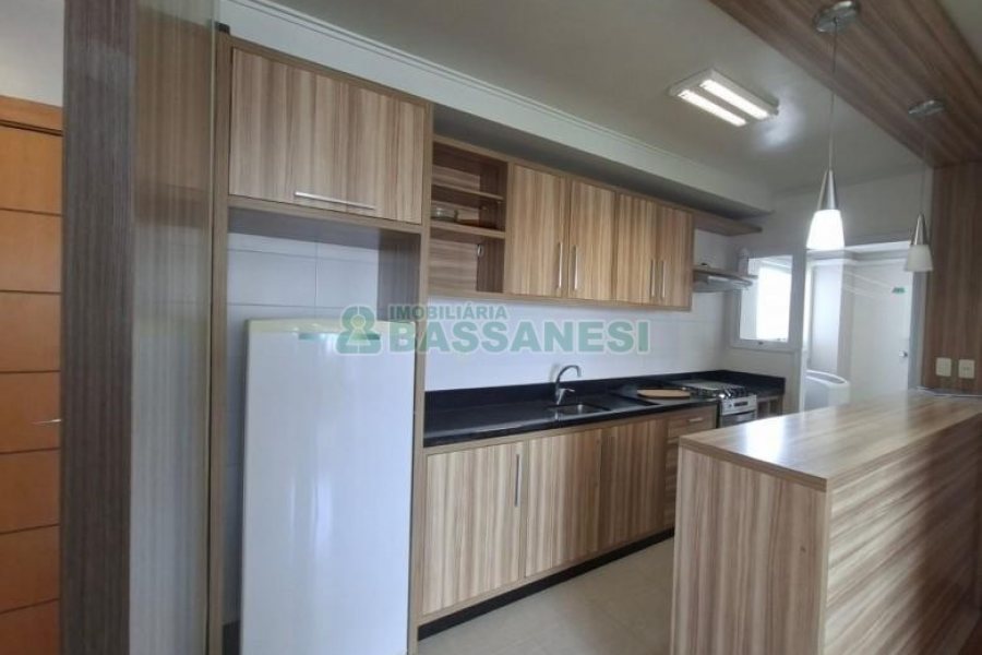 Apartamento com 72m², 2 dormitórios, 1 vaga, no bairro Centro em Caxias do Sul para Alugar