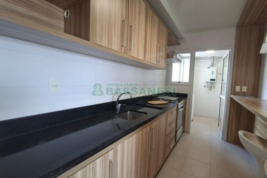 Apartamento com 72m², 2 dormitórios, 1 vaga, no bairro Centro em Caxias do Sul para Alugar