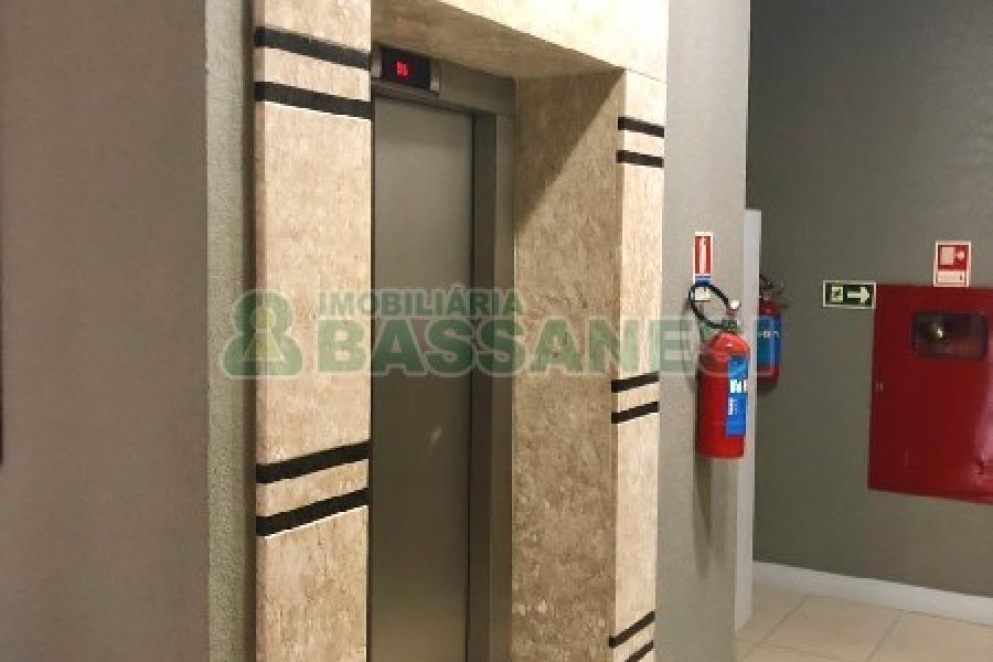 Apartamento com 72m², 2 dormitórios, 1 vaga, no bairro Centro em Caxias do Sul para Alugar