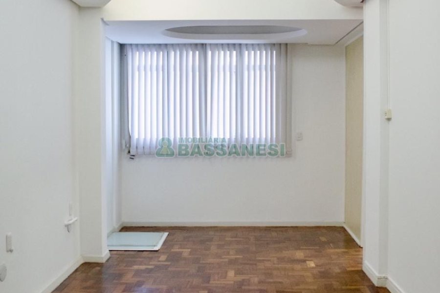 Sobreloja com 47m², no bairro Centro em Caxias do Sul para Alugar ou Comprar