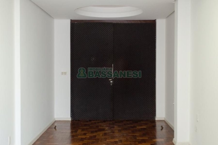 Sobreloja com 47m², no bairro Centro em Caxias do Sul para Alugar ou Comprar