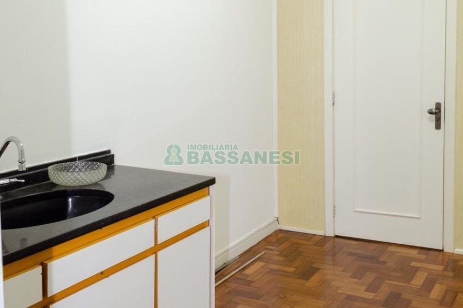 Sobreloja com 47m², no bairro Centro em Caxias do Sul para Alugar ou Comprar