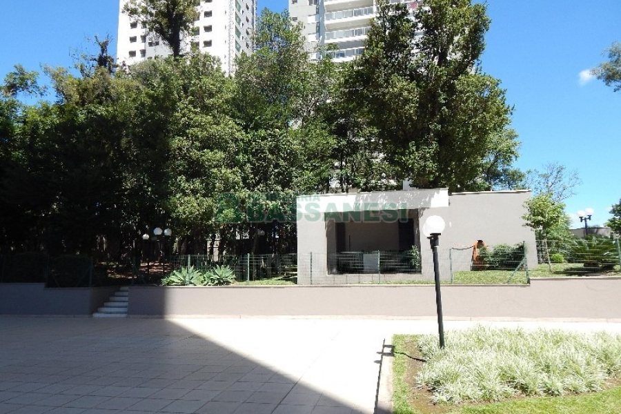 Apto Mobiliado com 101m², 3 dormitórios, 2 vagas, no bairro Universitário em Caxias do Sul para Alugar