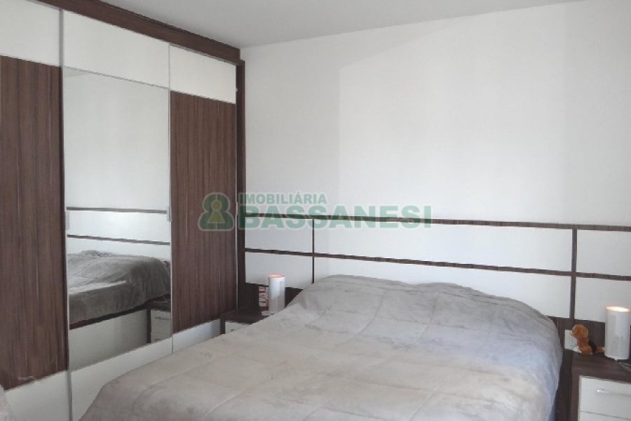 Apto Mobiliado com 101m², 3 dormitórios, 2 vagas, no bairro Universitário em Caxias do Sul para Alugar