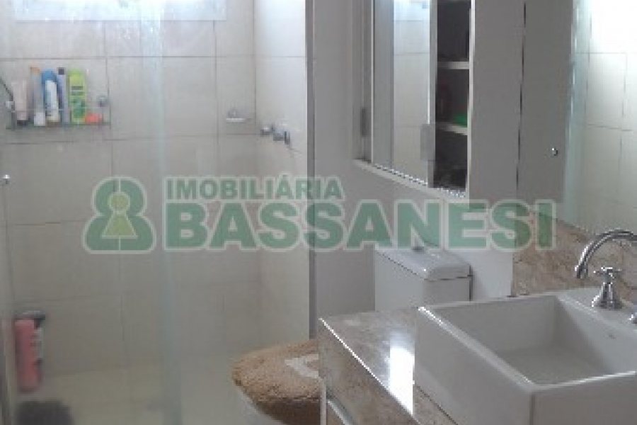 Apto Mobiliado com 101m², 3 dormitórios, 2 vagas, no bairro Universitário em Caxias do Sul para Alugar