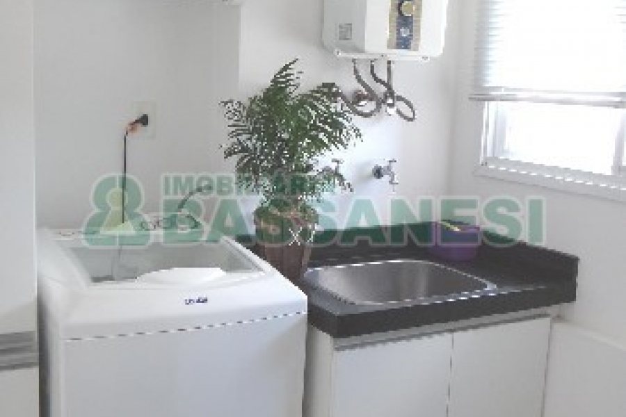 Apto Mobiliado com 101m², 3 dormitórios, 2 vagas, no bairro Universitário em Caxias do Sul para Alugar