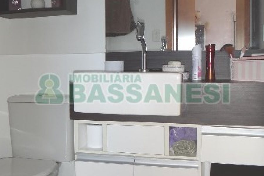 Apto Mobiliado com 101m², 3 dormitórios, 2 vagas, no bairro Universitário em Caxias do Sul para Alugar