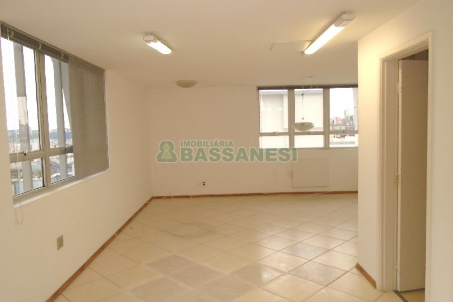 Sala com 54m², no bairro Centro em Caxias do Sul para Alugar