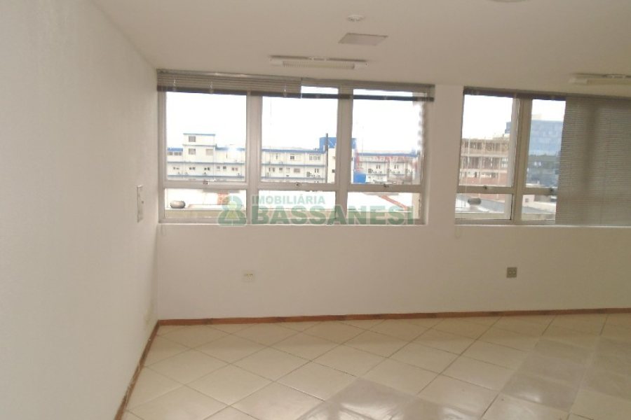 Sala com 54m², no bairro Centro em Caxias do Sul para Alugar