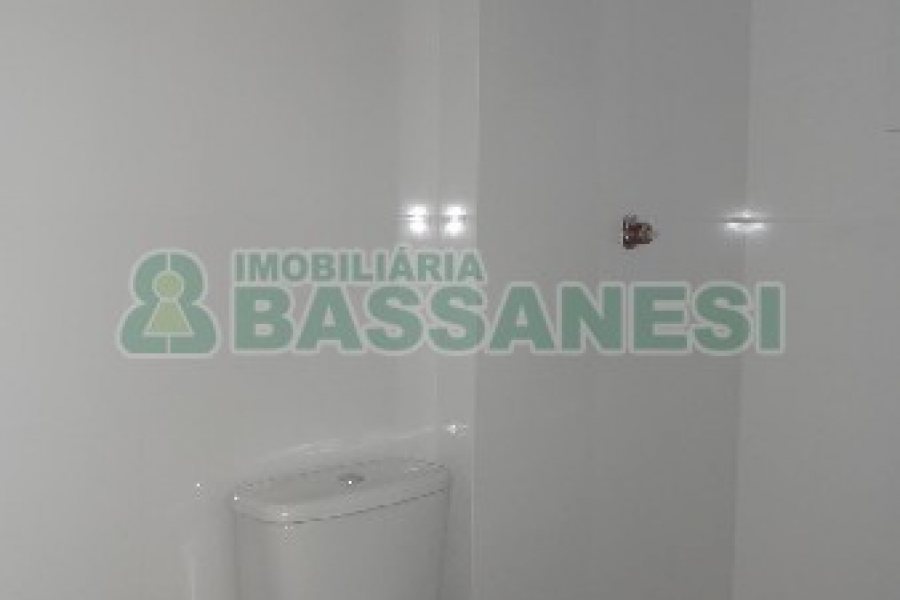 Apartamento com 78m², 2 dormitórios, 1 vaga, no bairro Panazzolo em Caxias do Sul para Alugar