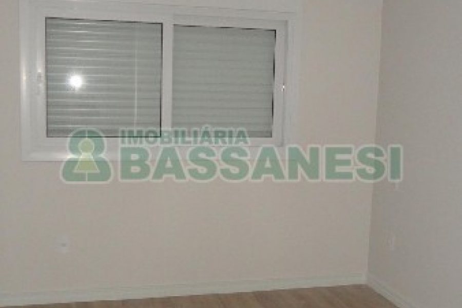 Apartamento com 78m², 2 dormitórios, 1 vaga, no bairro Panazzolo em Caxias do Sul para Alugar