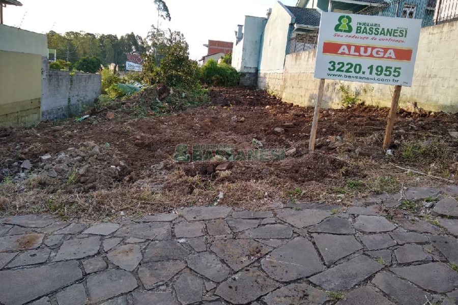 Terreno com 438m², no bairro Cinqüentenário em Caxias do Sul para Alugar