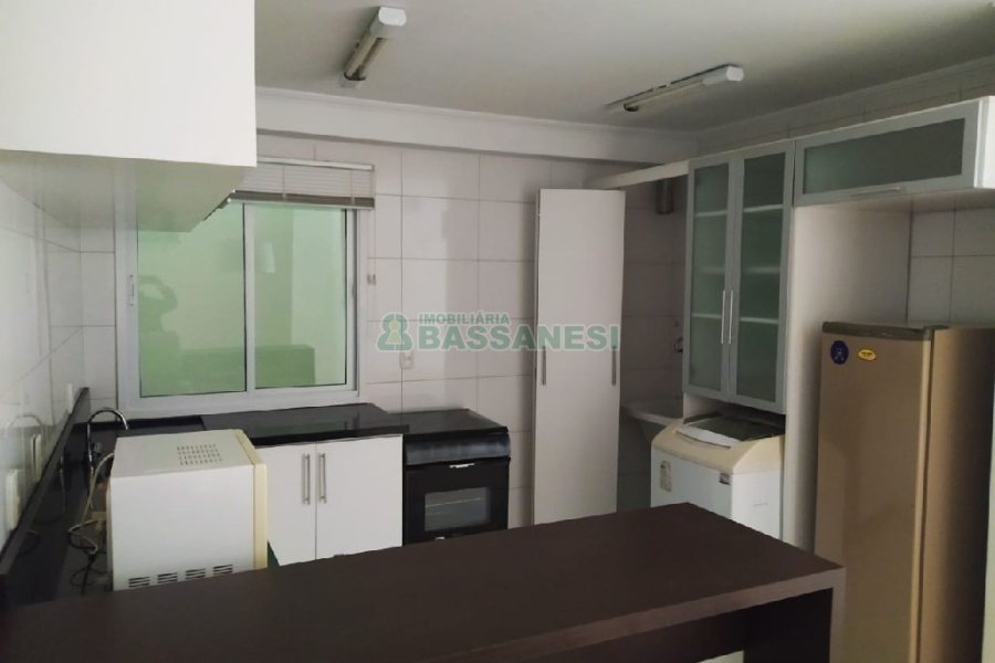 Apartamento com 70m², 2 dormitórios, 2 vagas, no bairro Charqueadas em Caxias do Sul para Comprar