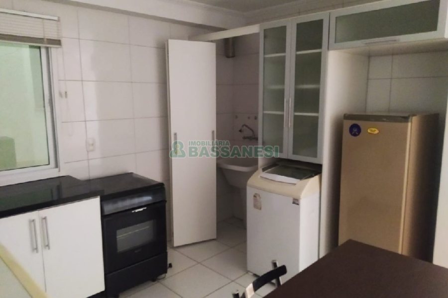 Apartamento com 70m², 2 dormitórios, 2 vagas, no bairro Charqueadas em Caxias do Sul para Comprar