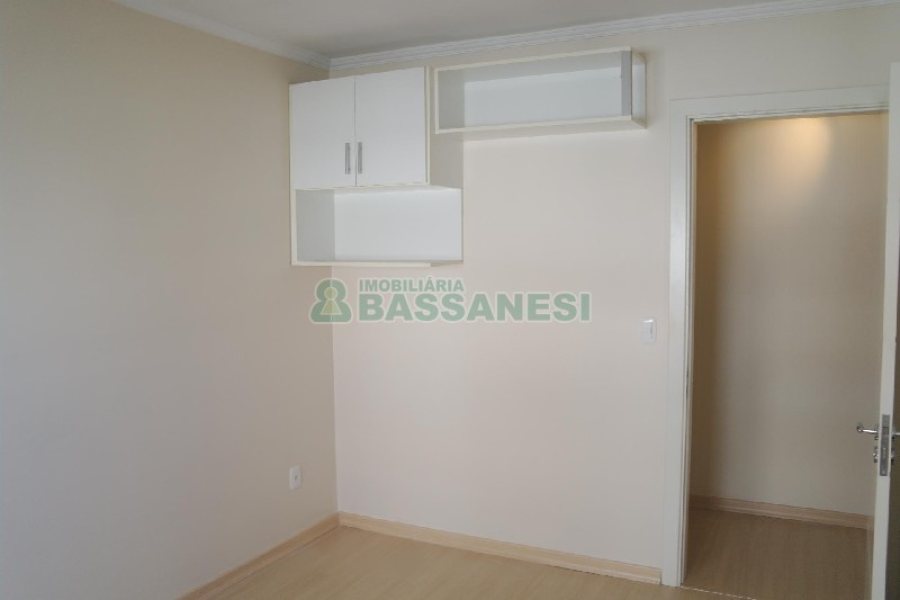 Apartamento com 70m², 2 dormitórios, 2 vagas, no bairro Charqueadas em Caxias do Sul para Comprar