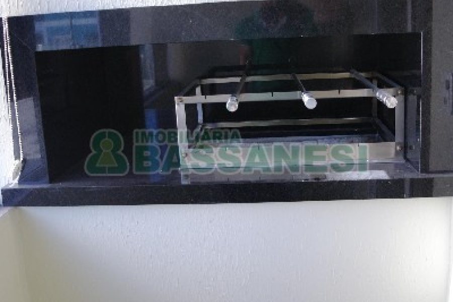 Apartamento com 70m², 2 dormitórios, 2 vagas, no bairro Charqueadas em Caxias do Sul para Comprar