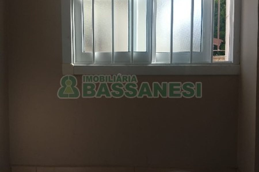 Loja com 311m², no bairro Cinqüentenário em Caxias do Sul para Comprar