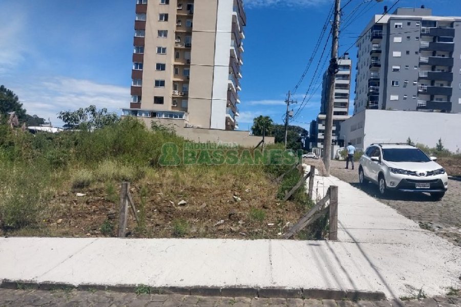 Terreno, no bairro Vila Horn em Caxias do Sul para Comprar