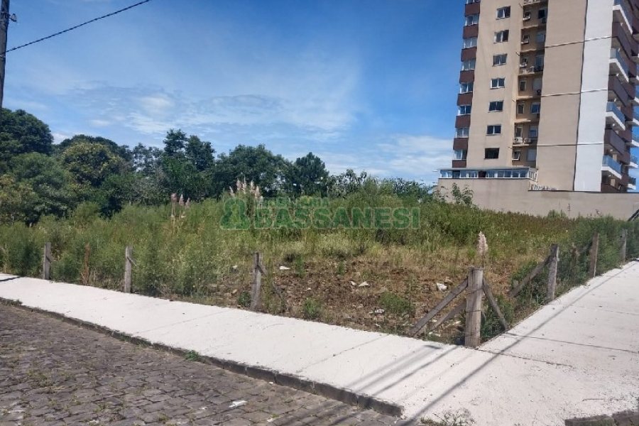 Terreno, no bairro Vila Horn em Caxias do Sul para Comprar