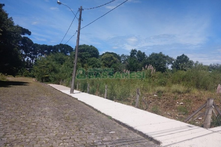 Terreno, no bairro Vila Horn em Caxias do Sul para Comprar