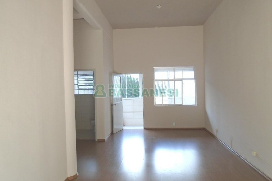 Loja com 53m², no bairro Centro em Caxias do Sul para Alugar