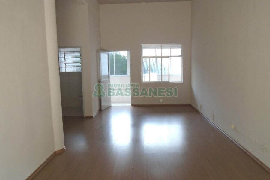Loja com 53m², no bairro Centro em Caxias do Sul para Alugar