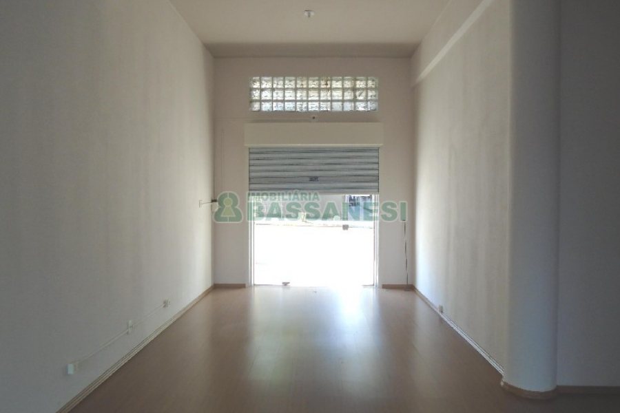 Loja com 53m², no bairro Centro em Caxias do Sul para Alugar