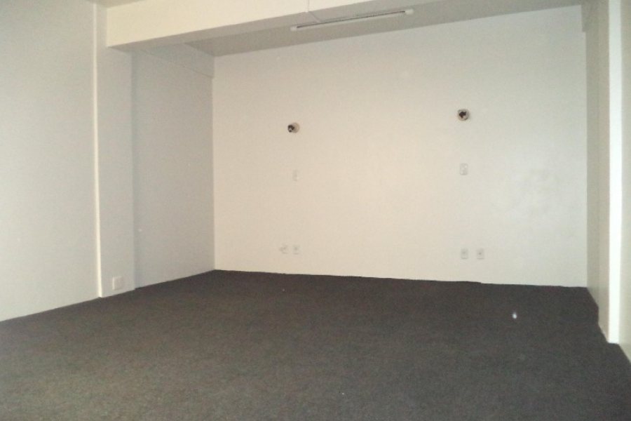 Sala com 30m², no bairro Centro em Caxias do Sul para Alugar