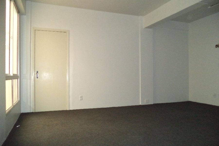 Sala com 30m², no bairro Centro em Caxias do Sul para Alugar