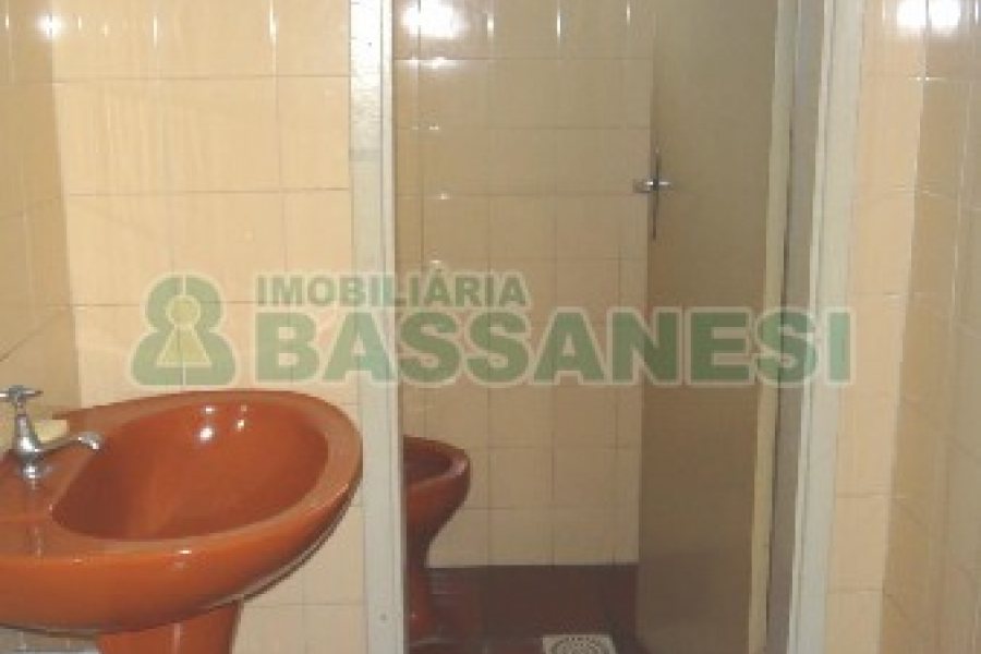 Loja com 112m², 3 vagas, no bairro Rio Branco em Caxias do Sul para Alugar