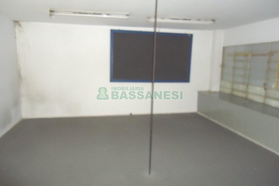 Loja com 90m², no bairro Centro em Caxias do Sul para Alugar