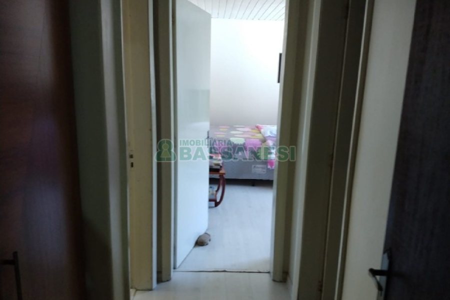 Casa com 268m², 3 dormitórios, 4 vagas, no bairro São Leopoldo em Caxias do Sul para Comprar