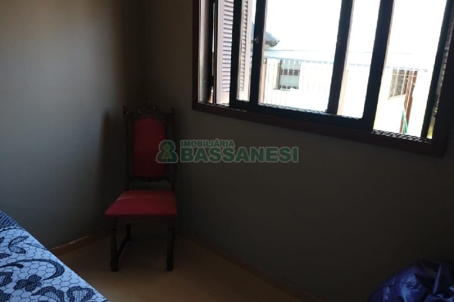 Casa com 268m², 3 dormitórios, 4 vagas, no bairro São Leopoldo em Caxias do Sul para Comprar