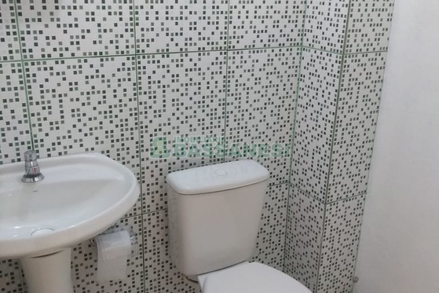 Sobrado com 92m², 2 dormitórios, 1 vaga, no bairro De Zorzi em Caxias do Sul para Comprar