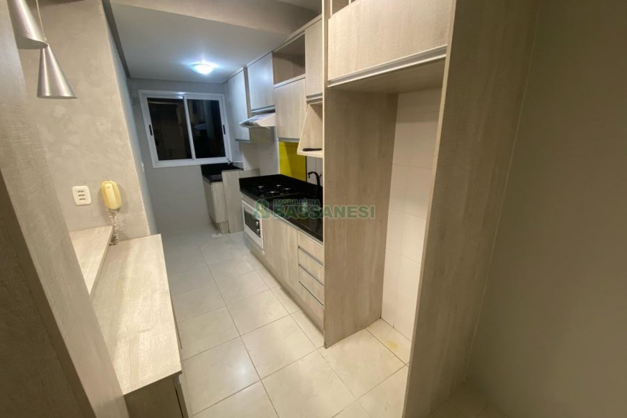 Apartamento com 48m², 2 dormitórios, 1 vaga, no bairro De Zorzi em Caxias do Sul para Alugar