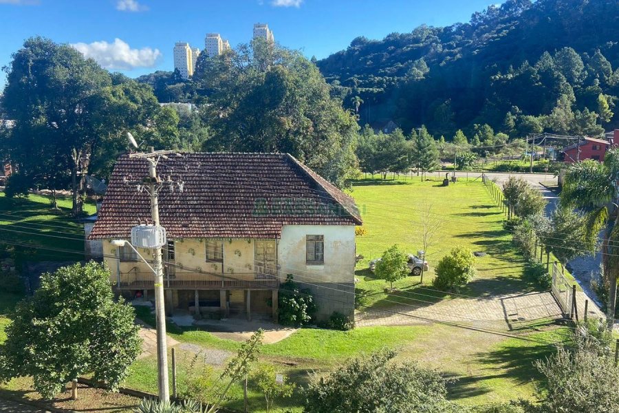 Apartamento com 48m², 2 dormitórios, 1 vaga, no bairro De Zorzi em Caxias do Sul para Alugar