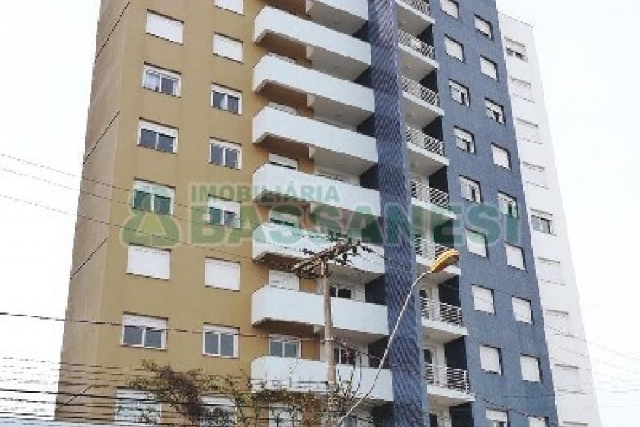 Apto Mobiliado com 109m², 3 dormitórios, 3 vagas, no bairro Rio Branco em Caxias do Sul para Comprar