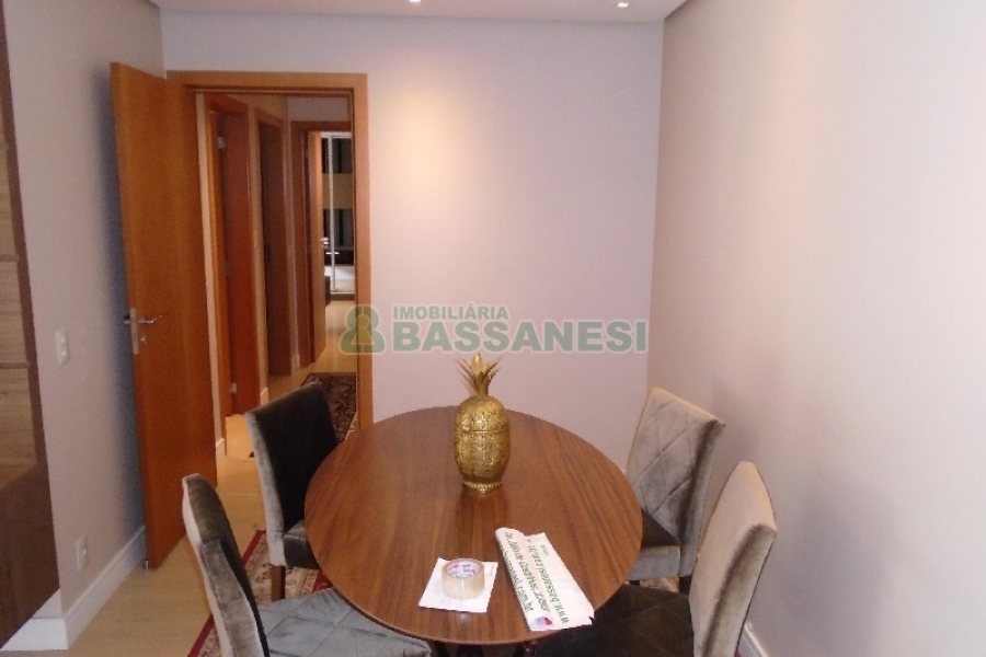 Apto Mobiliado com 109m², 3 dormitórios, 3 vagas, no bairro Rio Branco em Caxias do Sul para Comprar