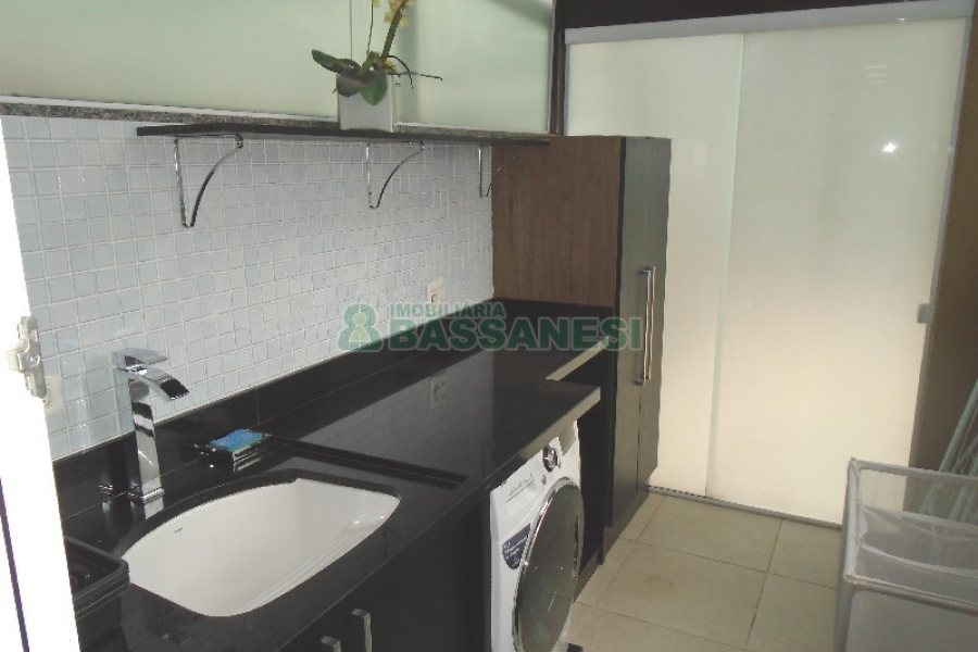 Apto Mobiliado com 109m², 3 dormitórios, 3 vagas, no bairro Rio Branco em Caxias do Sul para Comprar