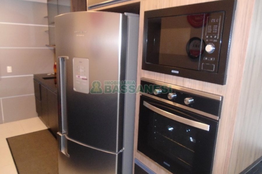 Apto Mobiliado com 109m², 3 dormitórios, 3 vagas, no bairro Rio Branco em Caxias do Sul para Comprar