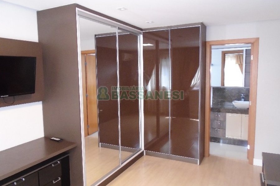 Apto Mobiliado com 109m², 3 dormitórios, 3 vagas, no bairro Rio Branco em Caxias do Sul para Comprar