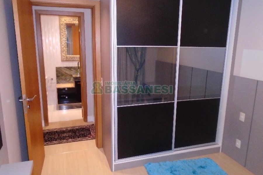 Apto Mobiliado com 109m², 3 dormitórios, 3 vagas, no bairro Rio Branco em Caxias do Sul para Comprar