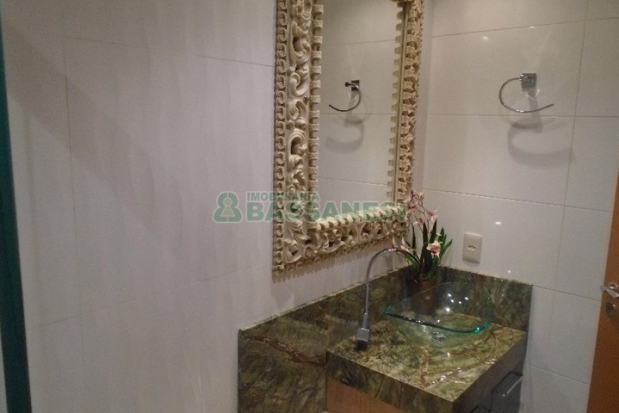 Apto Mobiliado com 109m², 3 dormitórios, 3 vagas, no bairro Rio Branco em Caxias do Sul para Comprar