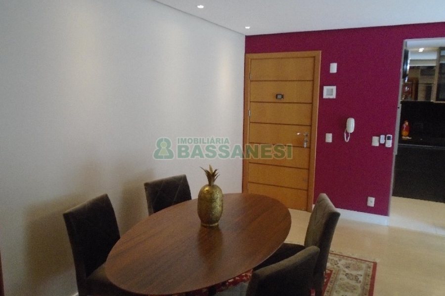 Apto Mobiliado com 109m², 3 dormitórios, 3 vagas, no bairro Rio Branco em Caxias do Sul para Comprar