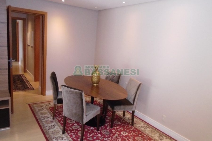 Apto Mobiliado com 109m², 3 dormitórios, 3 vagas, no bairro Rio Branco em Caxias do Sul para Comprar