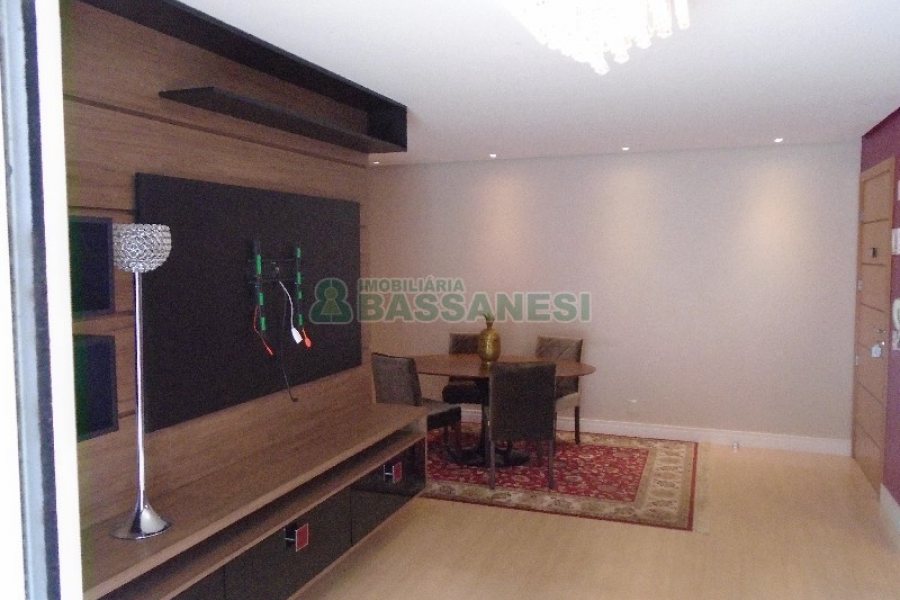 Apto Mobiliado com 109m², 3 dormitórios, 3 vagas, no bairro Rio Branco em Caxias do Sul para Comprar