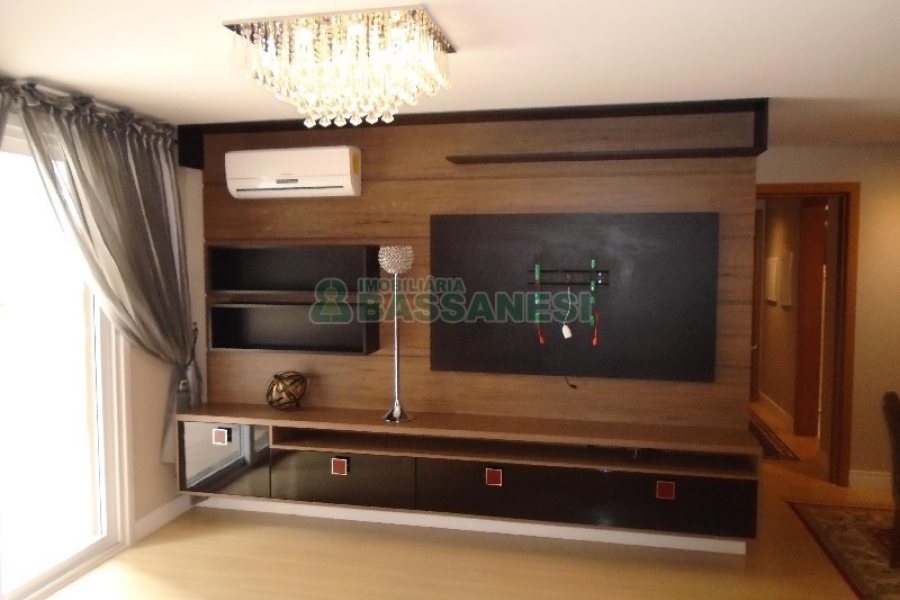 Apto Mobiliado com 109m², 3 dormitórios, 3 vagas, no bairro Rio Branco em Caxias do Sul para Comprar