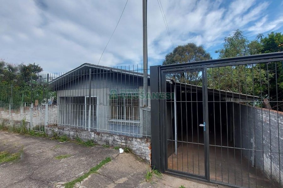 Casa com 120m², 3 dormitórios, 3 vagas, no bairro Esplanada em Caxias do Sul para Comprar