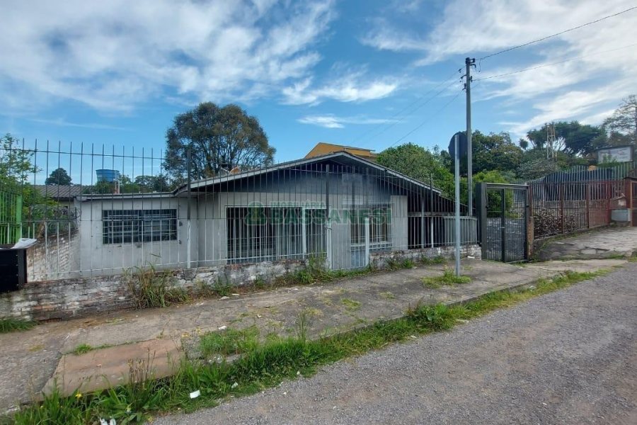 Casa com 120m², 3 dormitórios, 3 vagas, no bairro Esplanada em Caxias do Sul para Comprar